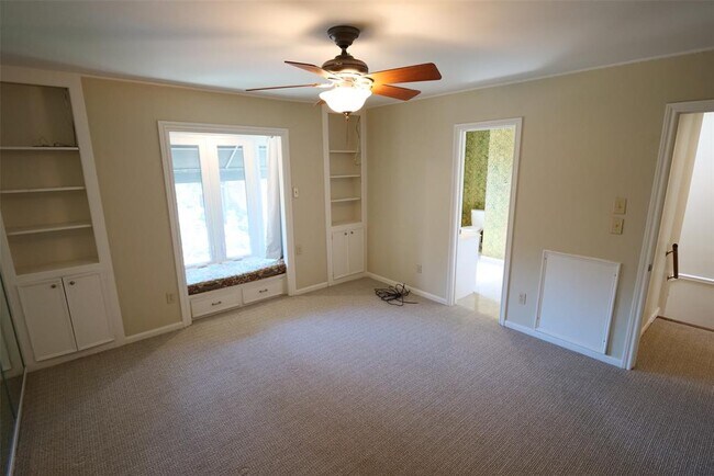 Building Photo - 7620 Del Monte Dr