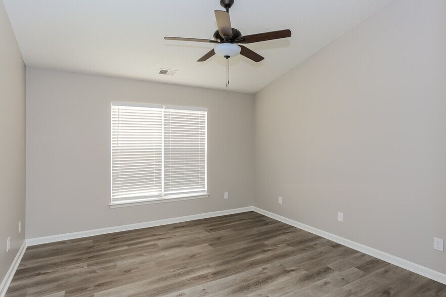 Building Photo - 2082 Chapel Creek Rd