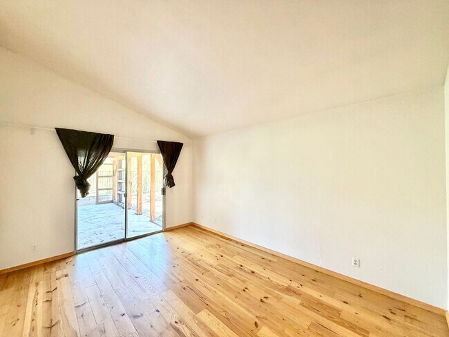 Building Photo - Recently Remodeled 3 Bedroom 2 Bathroom Corner Lot Home Move-in Ready
