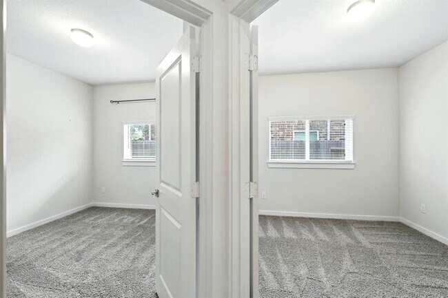 Building Photo - 7846 Grand Louis Wy