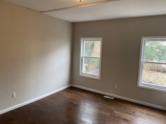 Building Photo - 152 S 10th St