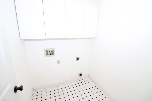 Building Photo - 107 Shearman Way