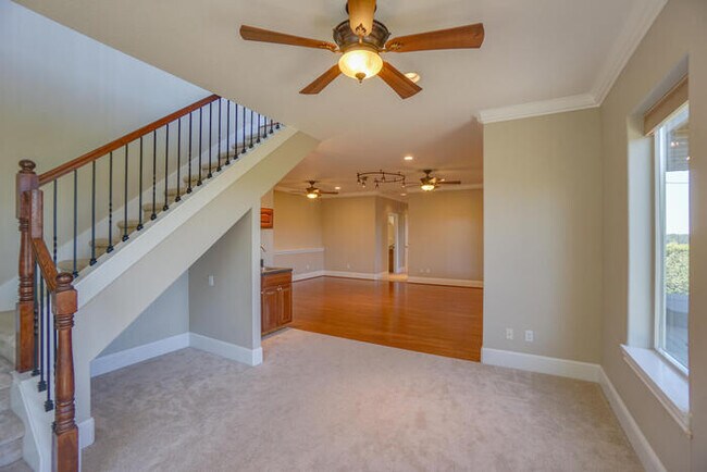 Building Photo - FOUR BEDROOM HOUSE IN LACAMAS SHORES WINTE...