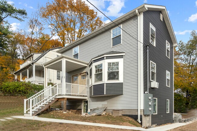 Primary Photo - 1285 Townsend Ave