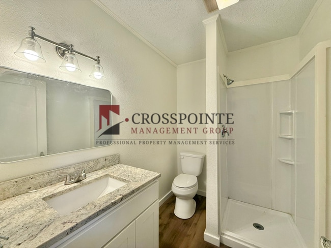 Building Photo - 111 N Gatewood Dr
