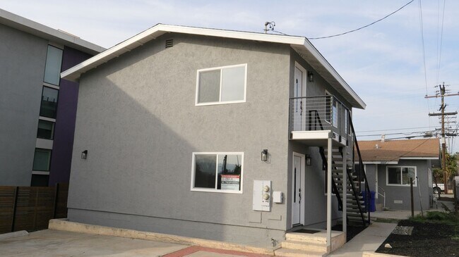 Building Photo - FOR RENT 2 Bedrooms 1 bath apartment in San Ysidro FOR RENT