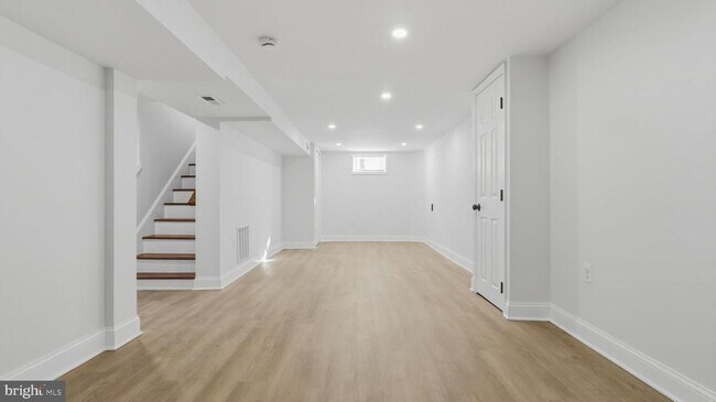 Building Photo - 5633 Jamestown Rd