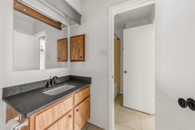 Building Photo - 1412 Gramma Ct