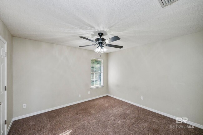 Building Photo - 16955 Heartland Cir