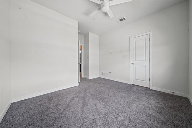 Building Photo - 2500 Forest Creek Dr