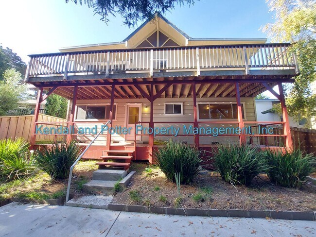 Building Photo - Spacious 4 Bedroom House In Beautiful Aptos!