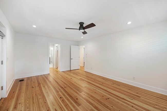 Building Photo - 137 Sparrow Dr