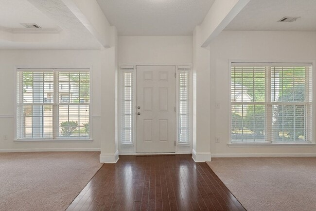 Building Photo - 4 Bedrooms, 2.5 Baths almost 2600 sf Cul-de-sac on over half acre!!!