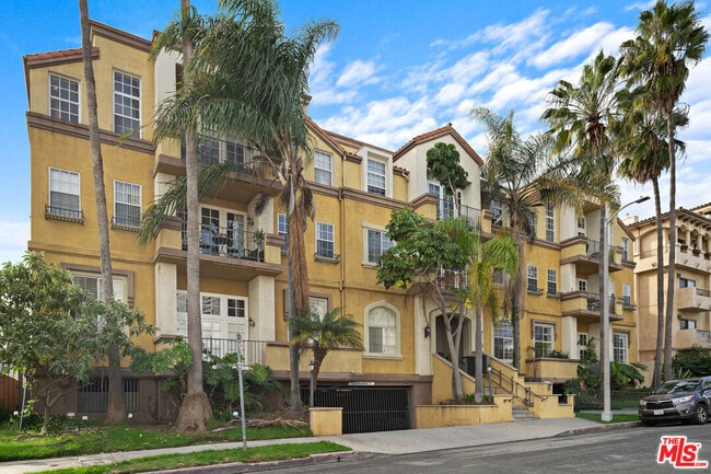 Building Photo - 1225 Armacost Ave