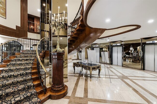 Building Photo - 6039 Collins Ave