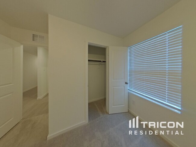 Building Photo - 10744 Cowhide Ln