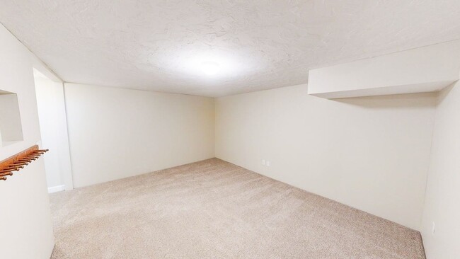 Building Photo - 2059 Coleman Dr
