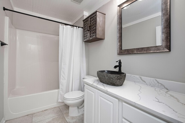 Building Photo - 4268 Lancaster Dr