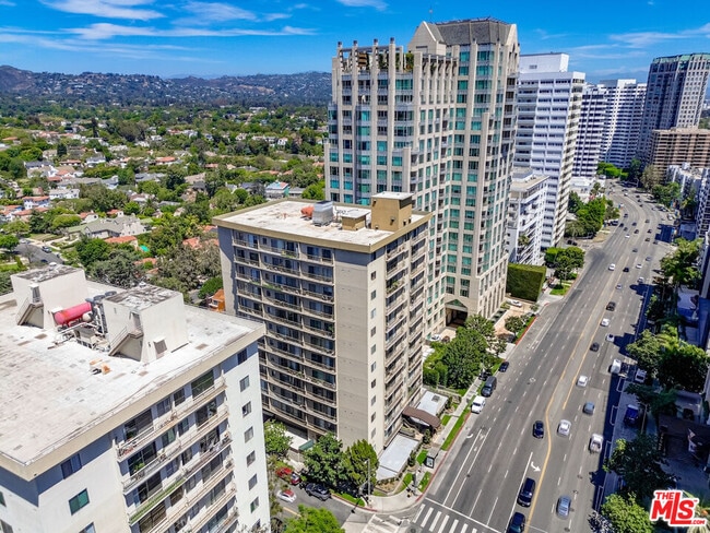 Building Photo - 10747 Wilshire Blvd