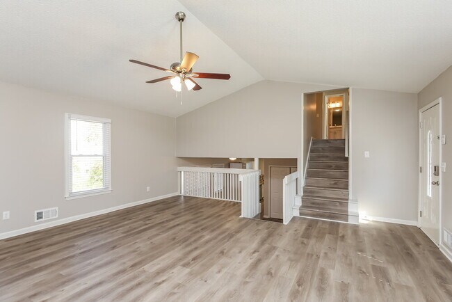 Building Photo - 340 Wayside Dr