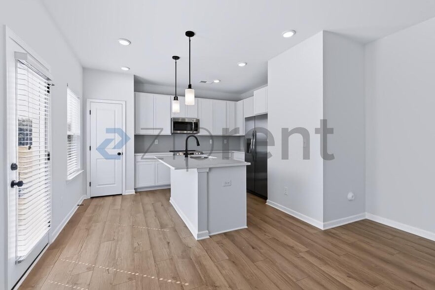 Building Photo - Unit