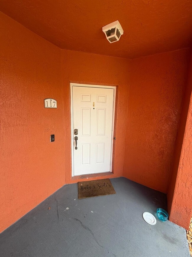 Building Photo - 7401 Palomino Dr