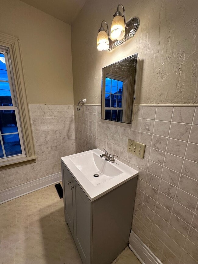 Building Photo - 3 Bedroom Home in Lebanon City