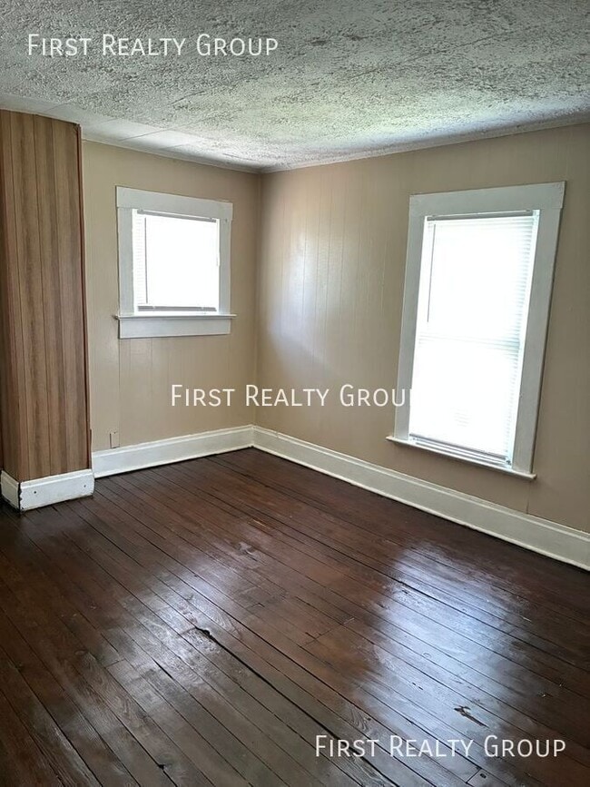 Building Photo - 451 Hunter Ave