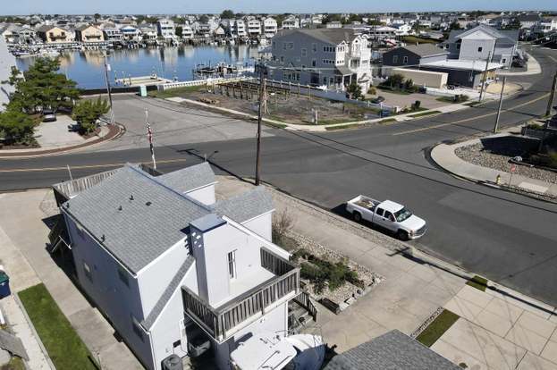 Building Photo - 100 Sheridan Square