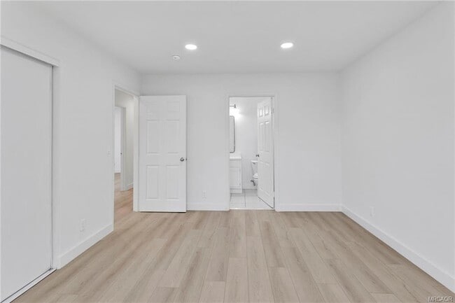 Building Photo - 348 W 83rd St