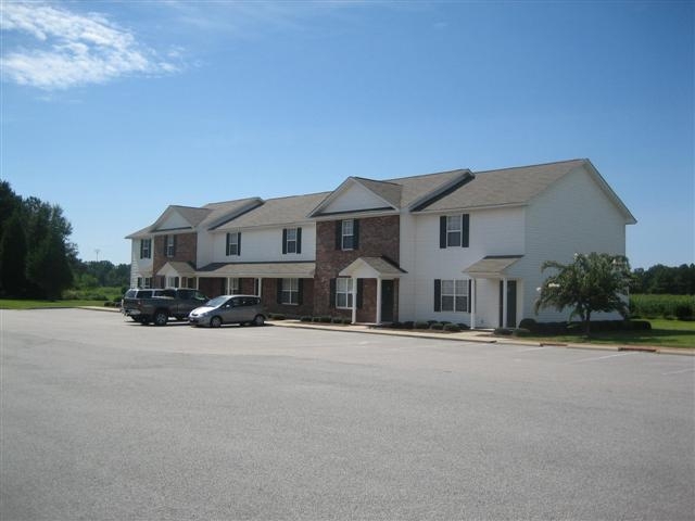 Building Photo - Meredith Square Townhomes