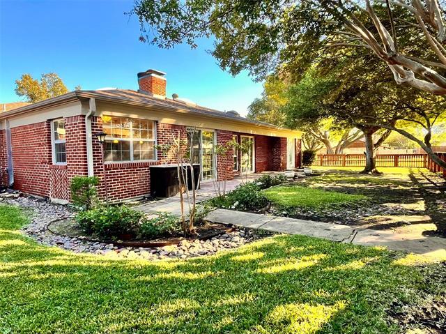 Building Photo - 15621 Terrace Lawn Cir