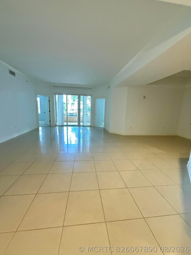 Building Photo - 16101 Emerald Estates Dr