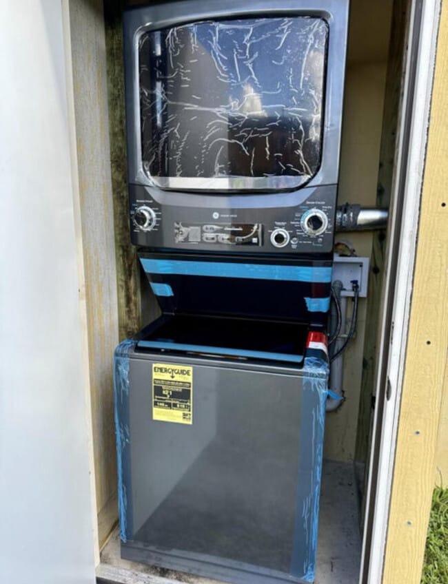 Building Photo - 24 SW 10th Ave