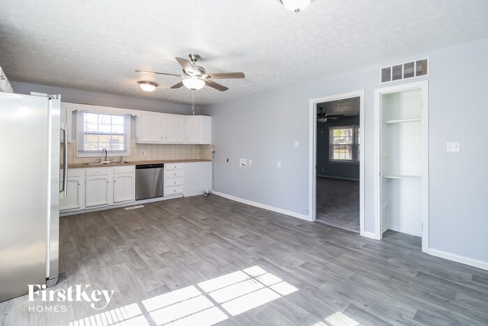 Building Photo - 4118 Kingsland Cir