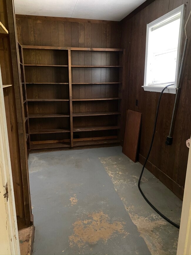 Building Photo - 406 Rutland Rd