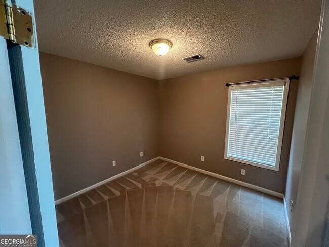 Building Photo - 1059 Commons Ct