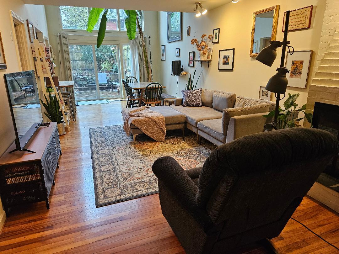 Building Photo - 155 Bradley St