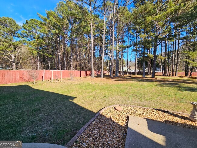 Building Photo - 611 Lora Smith Rd