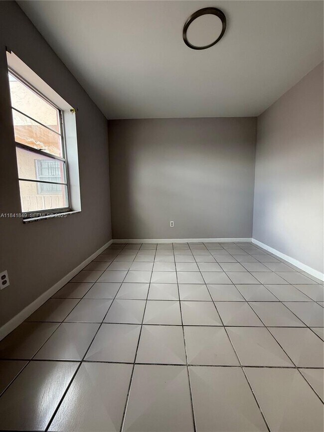 Building Photo - 6820 W Flagler St