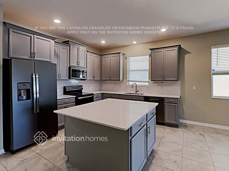 Building Photo - 1792 Chatsworth Cir