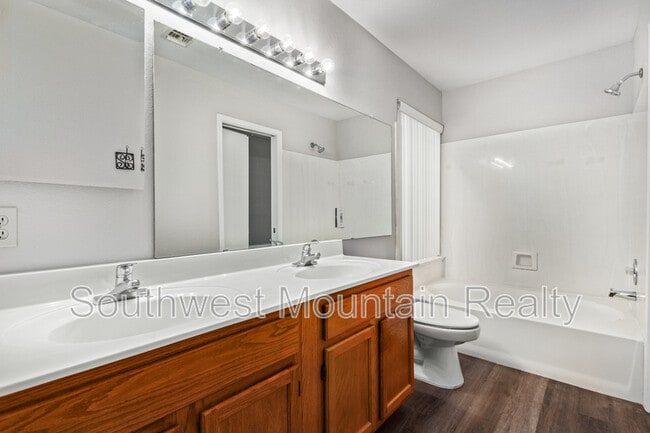 Building Photo - 1083 W Sandy Banks