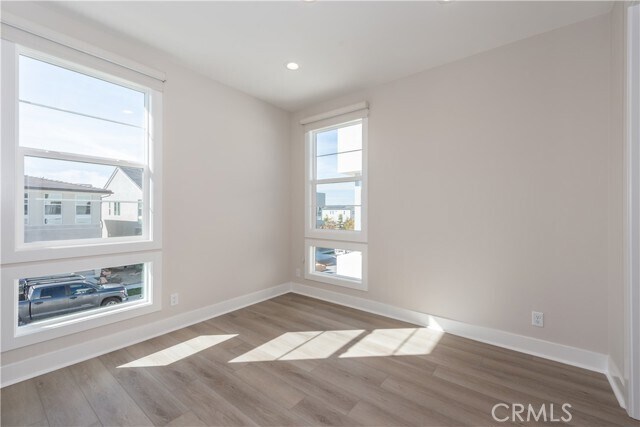Building Photo - 180 Longden
