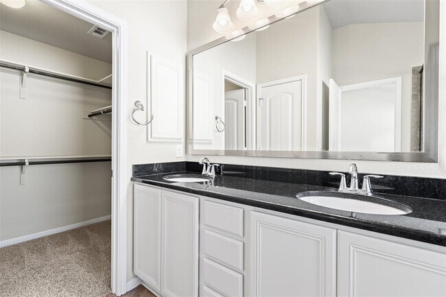 Building Photo - 800 Bryce Canyon Dr