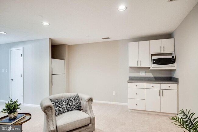 Building Photo - 5415 Helm Ct