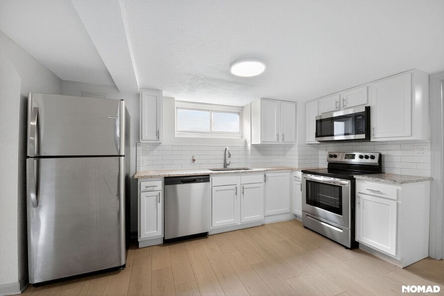 Building Photo - 4325 S Cherokee St