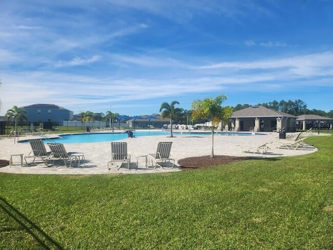 Building Photo - 3258 Laurent Lp