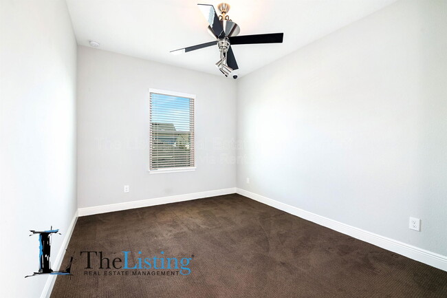 Building Photo - 8555 Pinter St