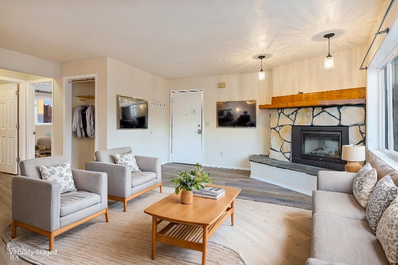 Primary Photo - 11429 Heritage Ct