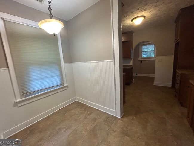 Building Photo - 111 Magnolia Dr